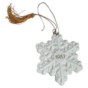 1983 Christmas ❄️ snowflake ornament Avon